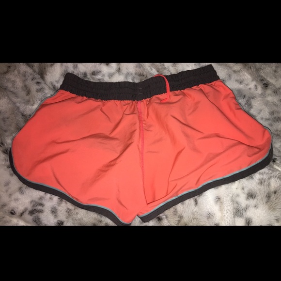 Under Armour shorts - Picture 2 of 4